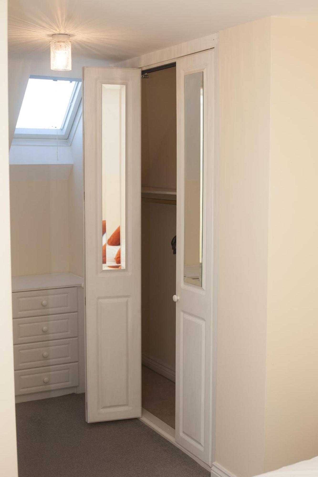 Avril Warwickshire Home Stay Nuneaton Esterno foto