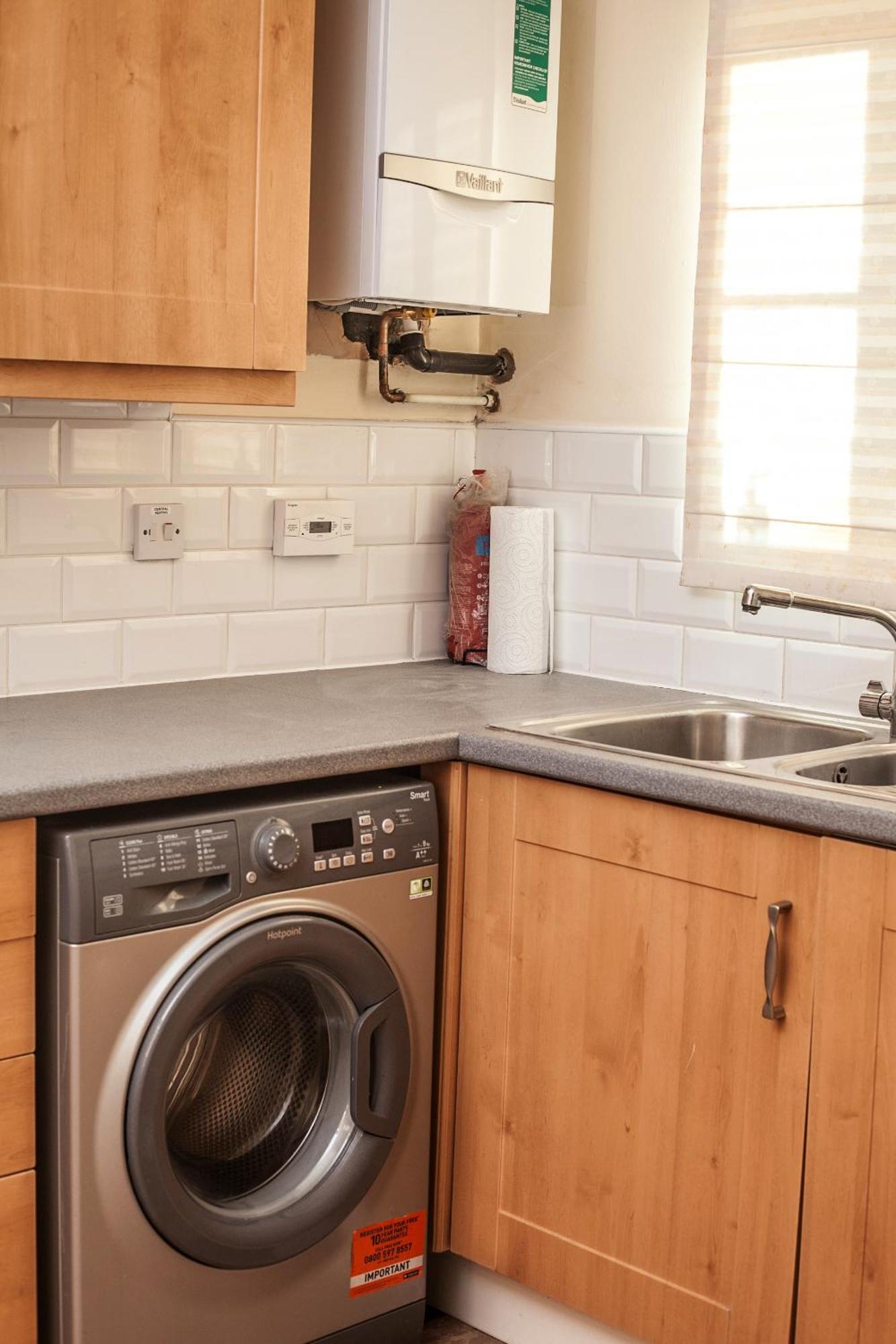 Avril Warwickshire Home Stay Nuneaton Esterno foto