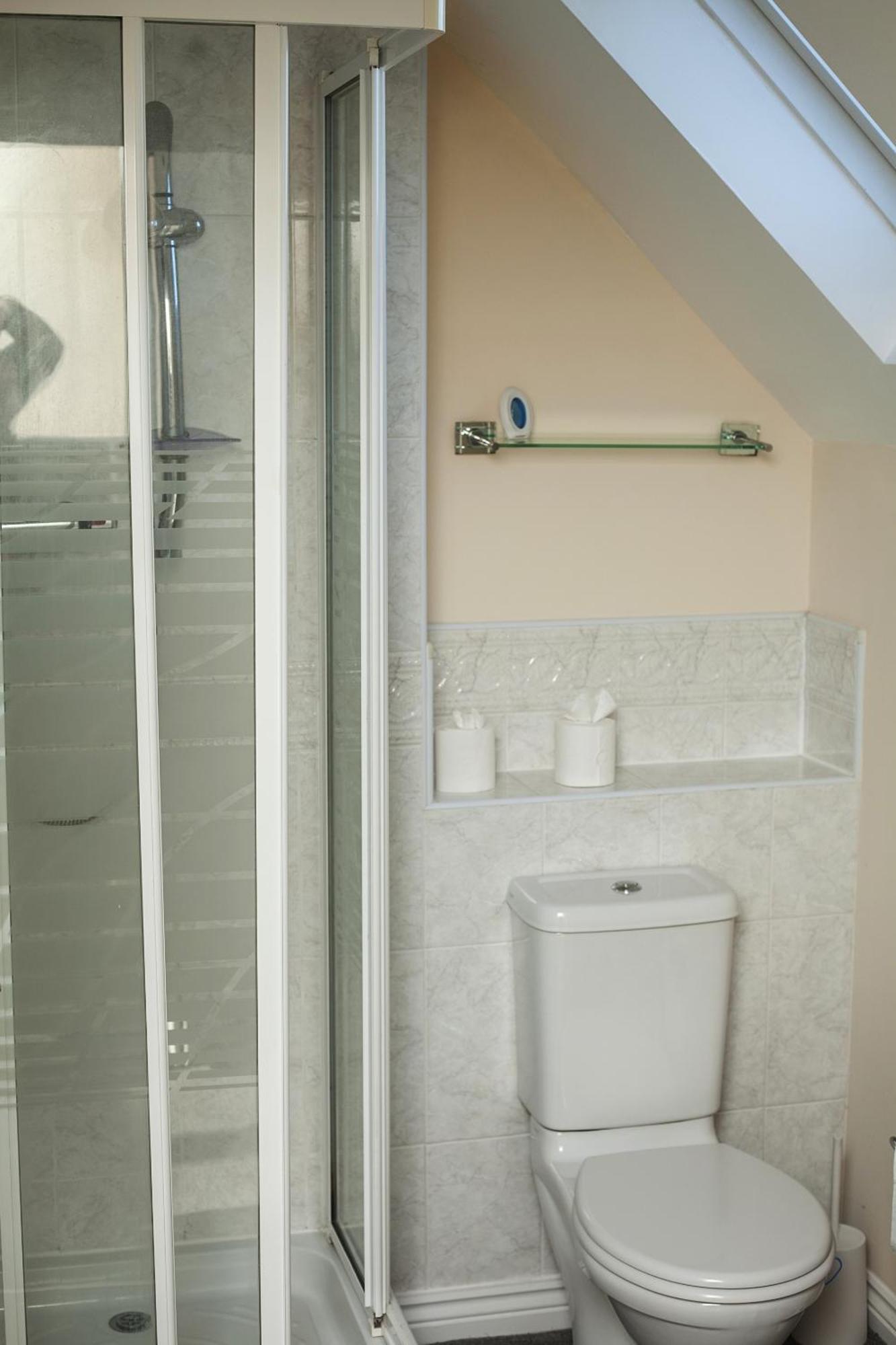 Avril Warwickshire Home Stay Nuneaton Esterno foto