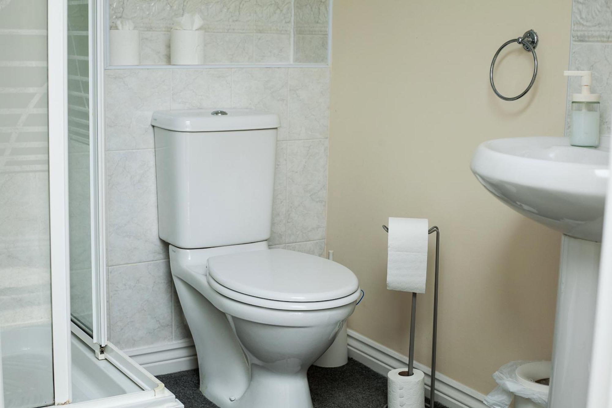 Avril Warwickshire Home Stay Nuneaton Esterno foto