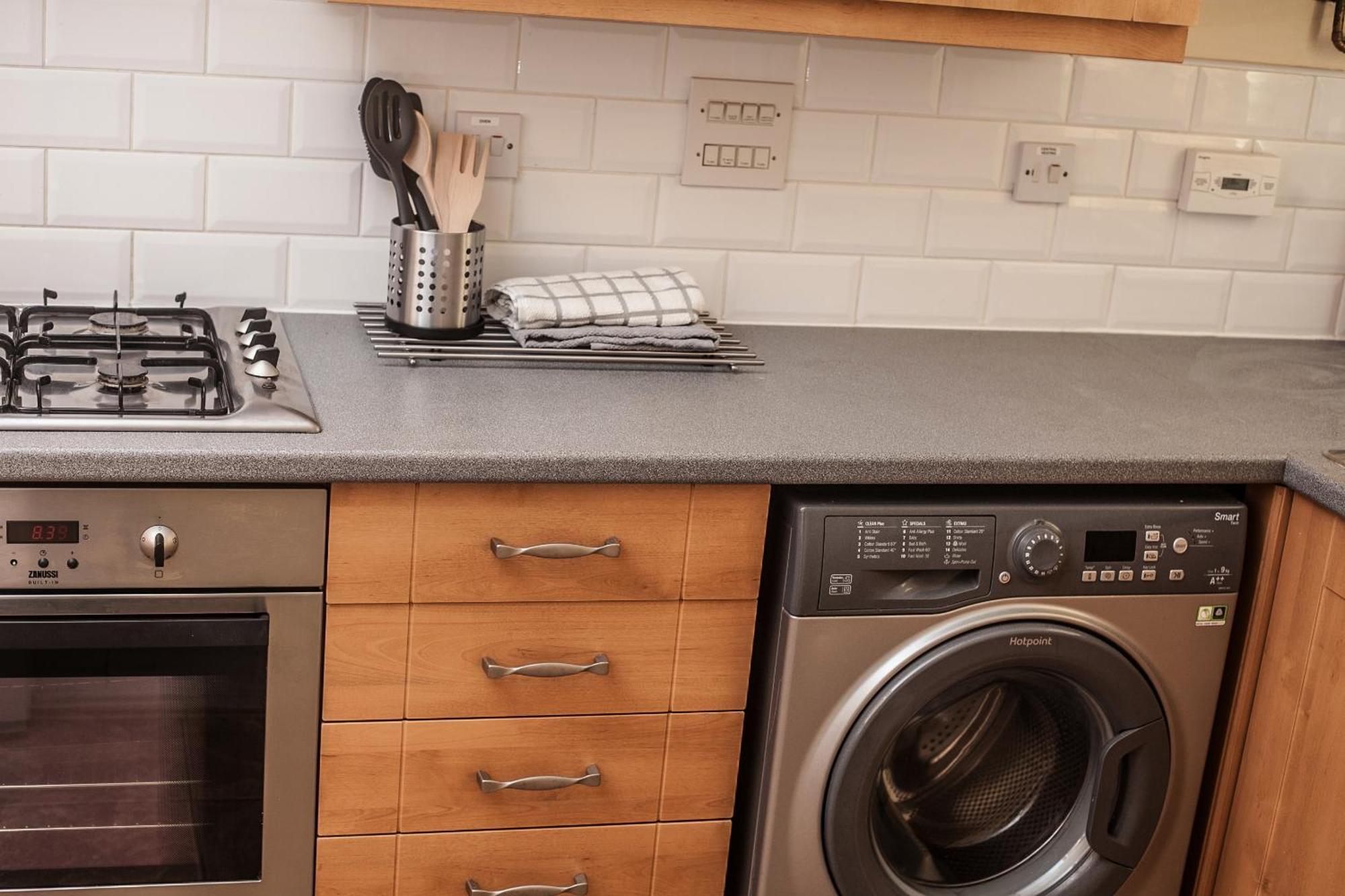 Avril Warwickshire Home Stay Nuneaton Esterno foto