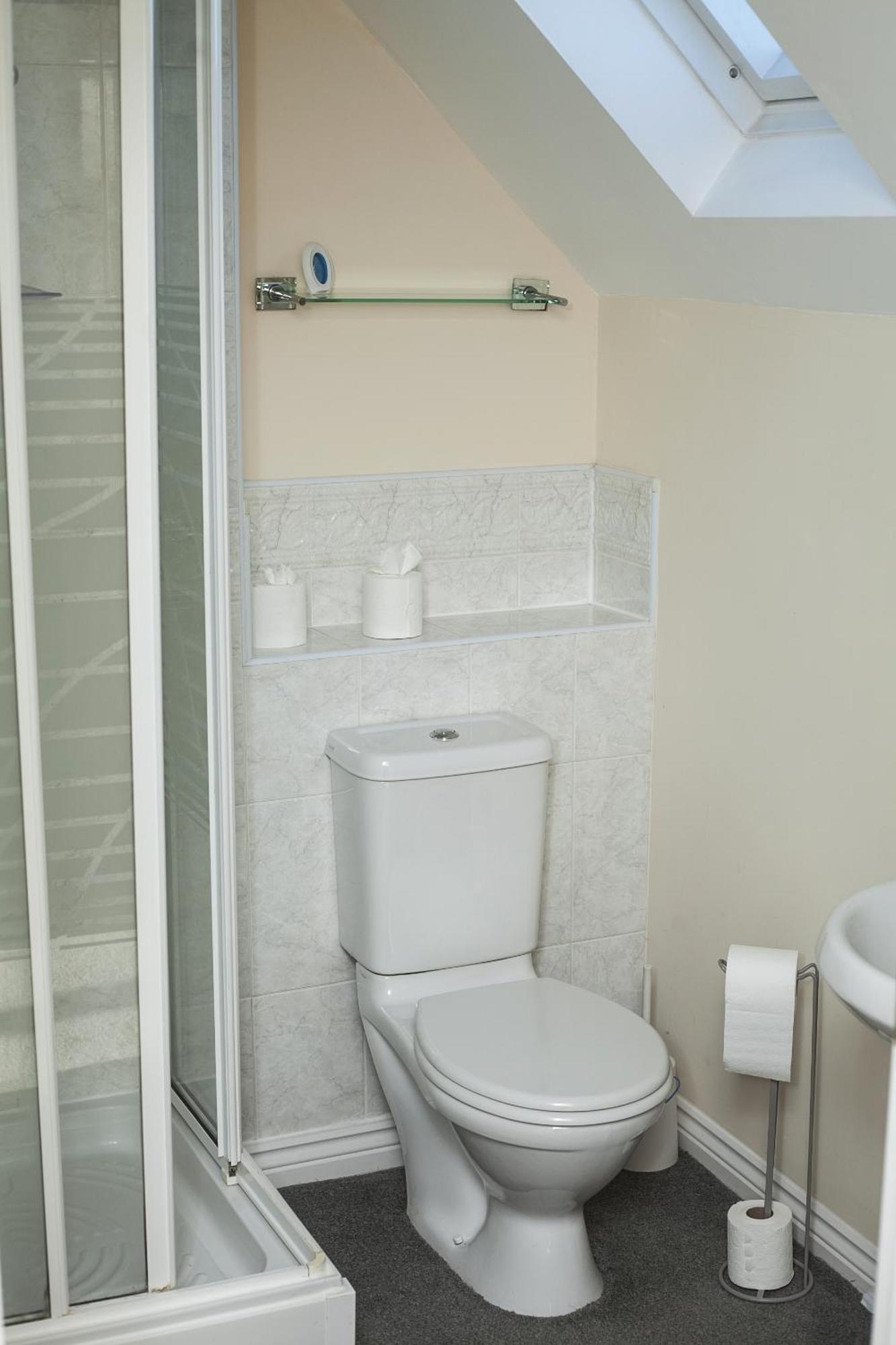 Avril Warwickshire Home Stay Nuneaton Esterno foto