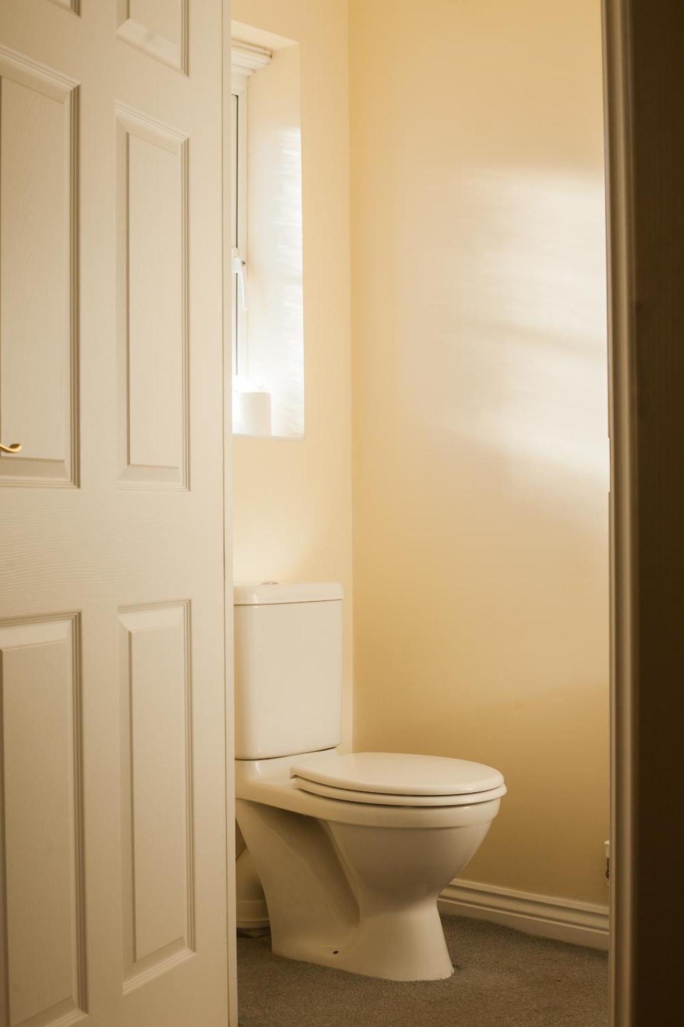 Avril Warwickshire Home Stay Nuneaton Esterno foto