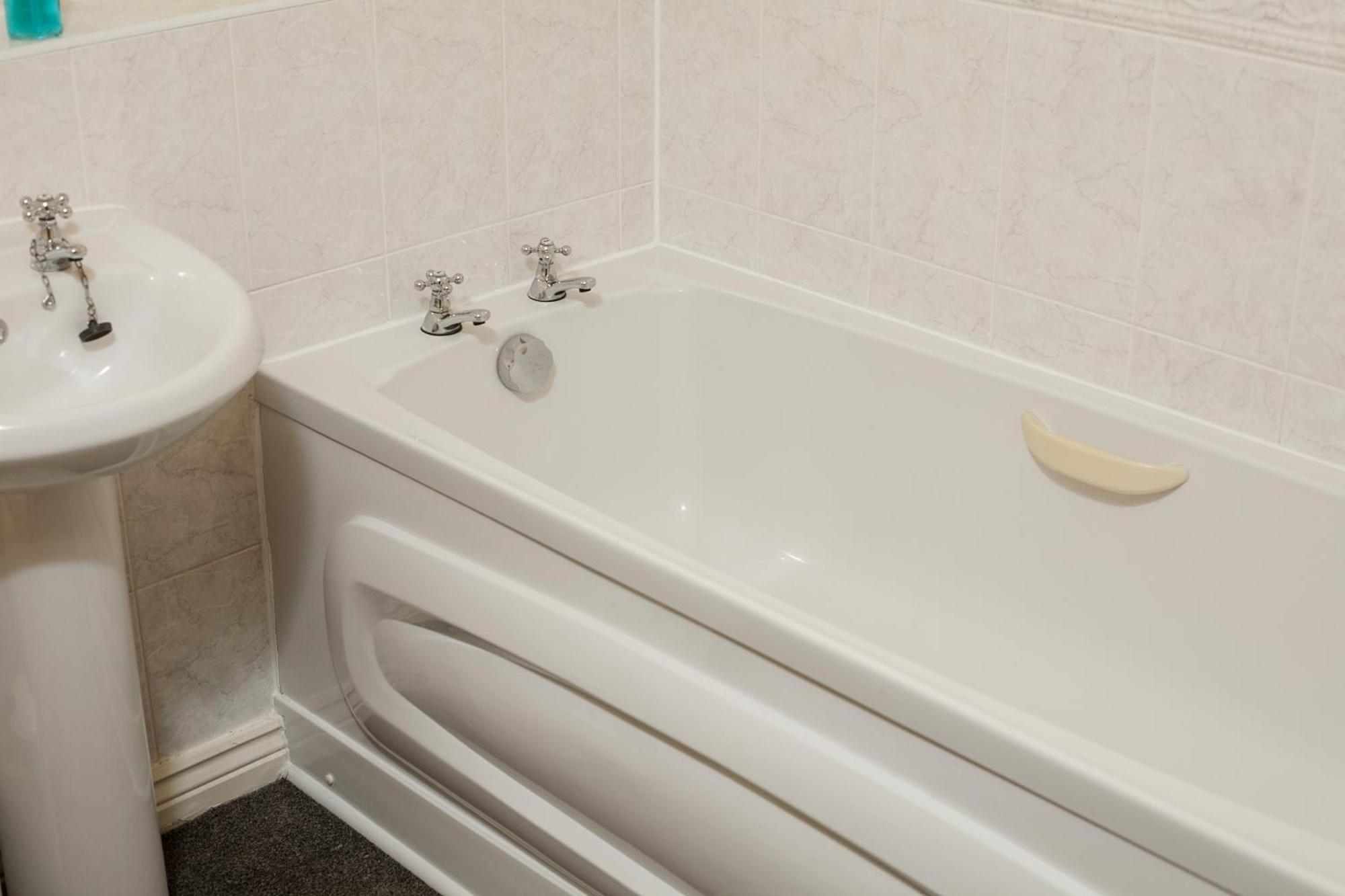 Avril Warwickshire Home Stay Nuneaton Esterno foto