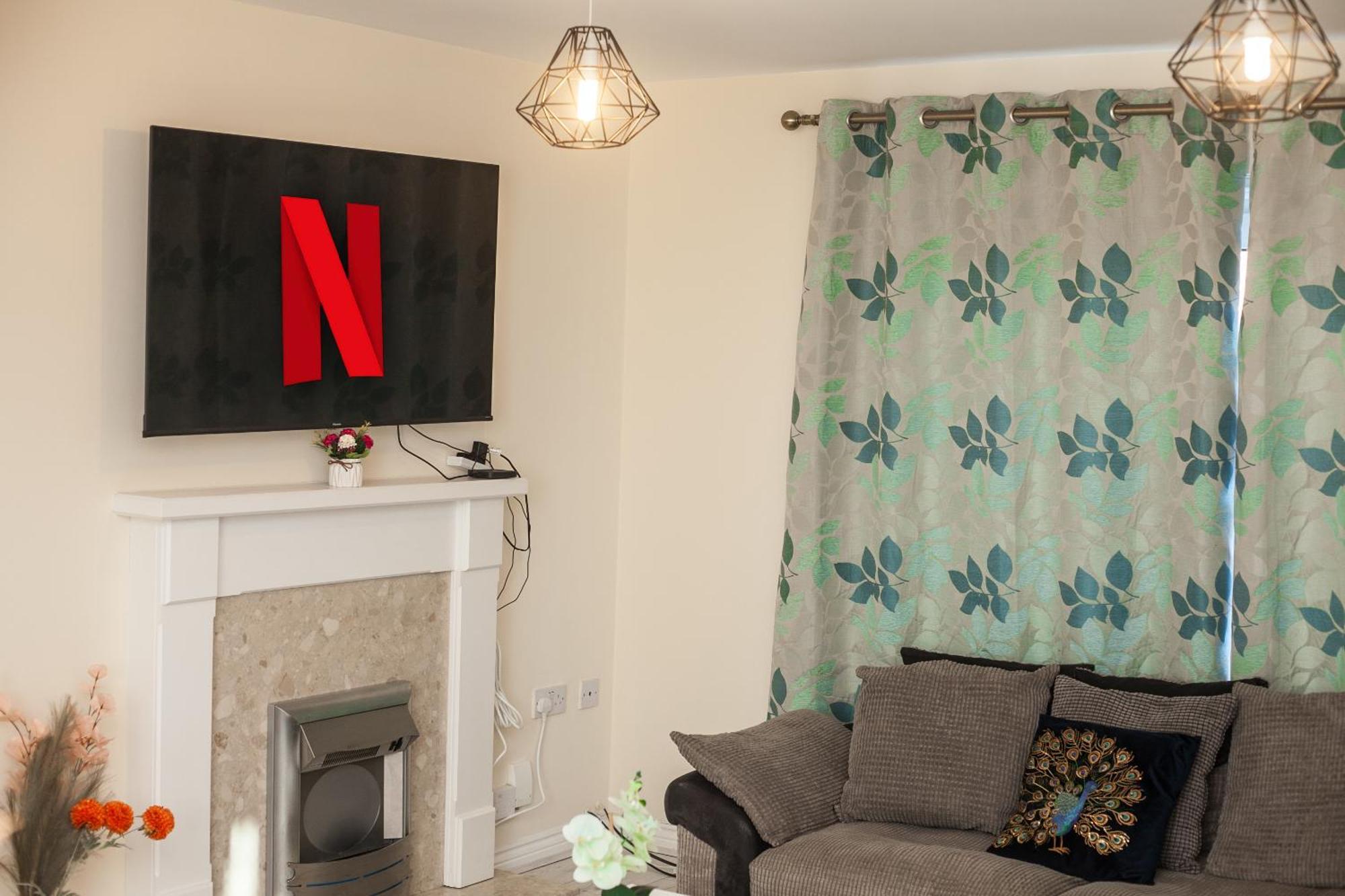 Avril Warwickshire Home Stay Nuneaton Esterno foto