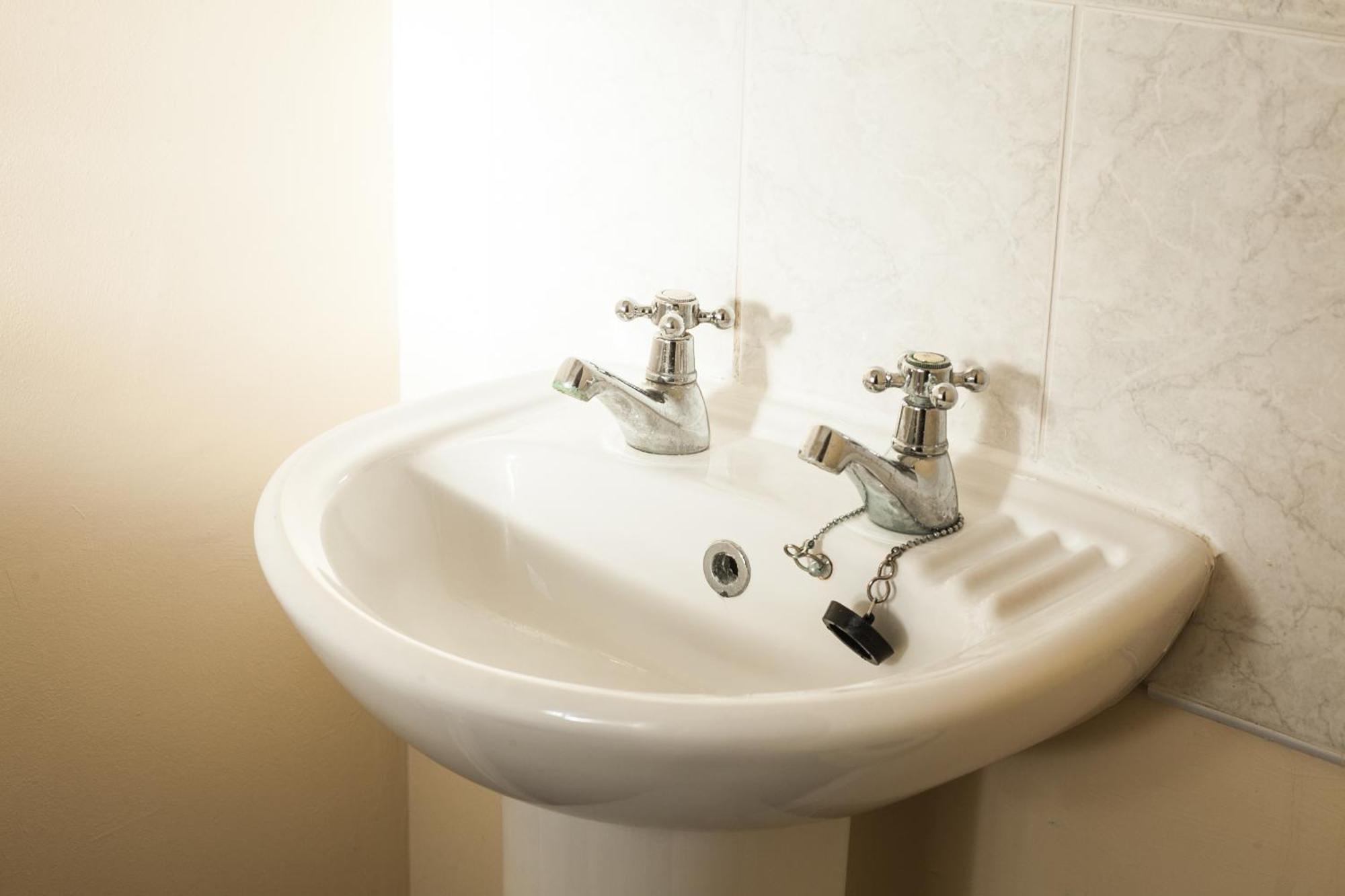 Avril Warwickshire Home Stay Nuneaton Esterno foto